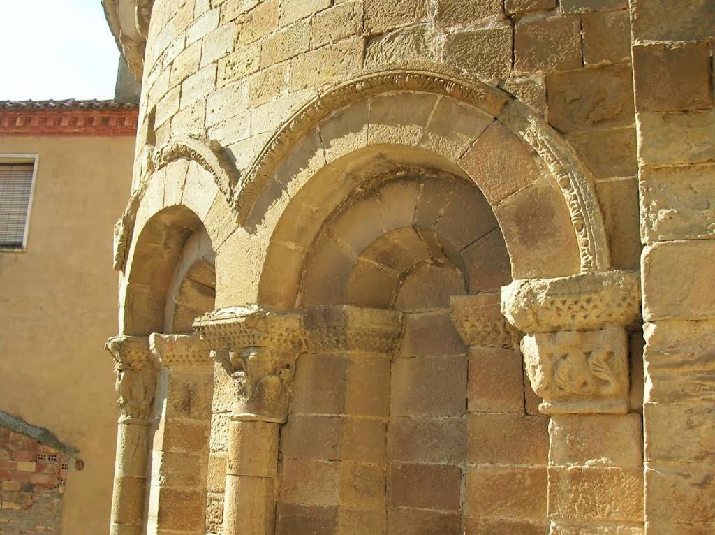 Hostal Casiano Camarasa Exterior photo